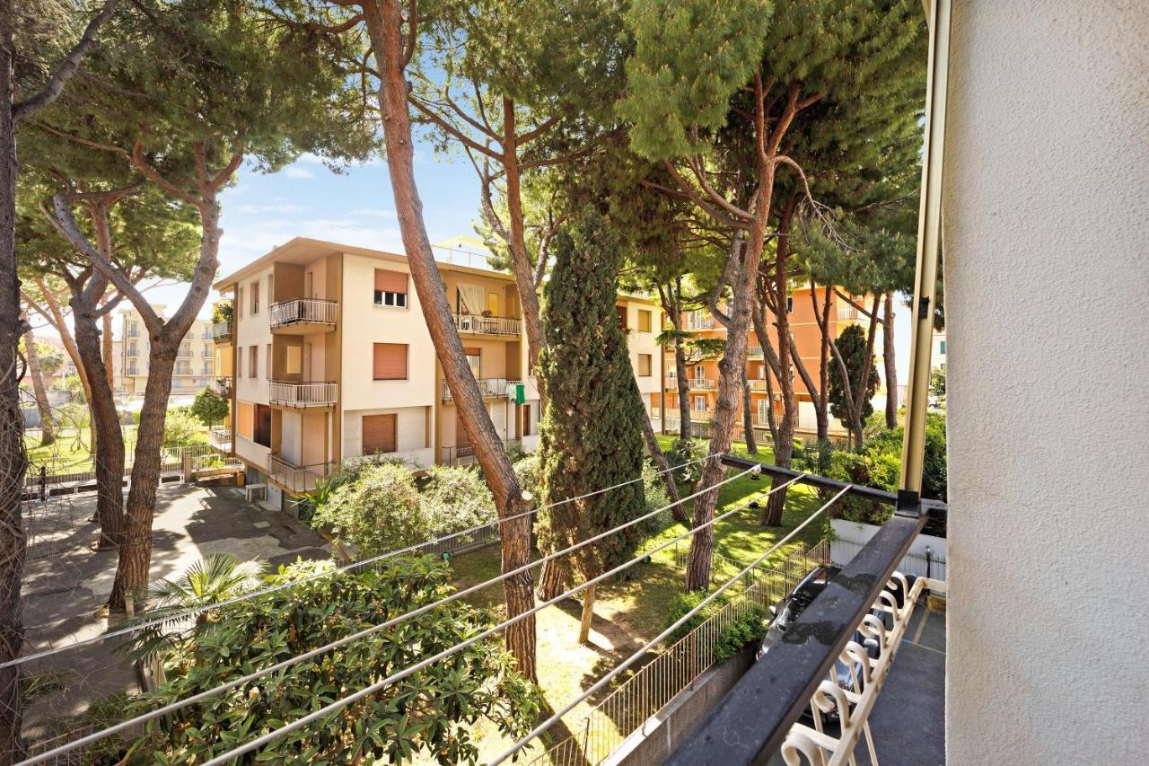 Casa Serena 12 Bordighera Exterior photo